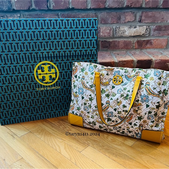 **SOLD**  Tory Burch Ella Nylon Large Tote - Picture 1 of 11